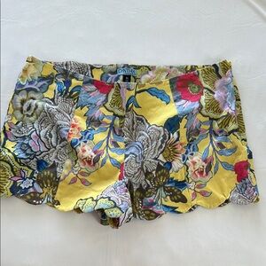 Floral print scallop shorts
